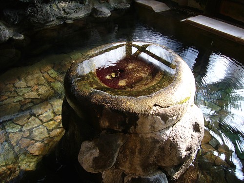 湧き出る温泉