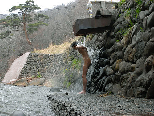 横山温泉跡の打たせ湯