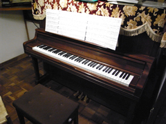 金谷旅館のピアノ