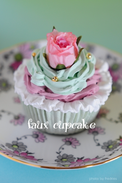 113-faux cupcake