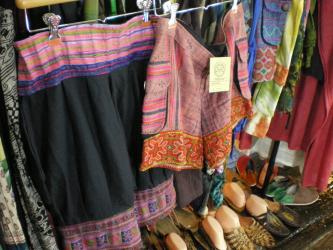 hmong short pants