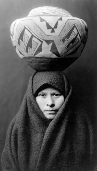 200px-Zuni-girl-with-jar2.png