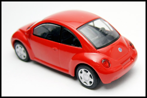 KYOSHO_VW_New_Beetle_Red.jpg