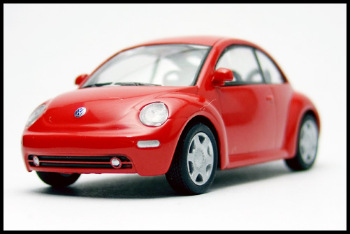 KYOSHO_VW_New_Beetle_Red_6.jpg