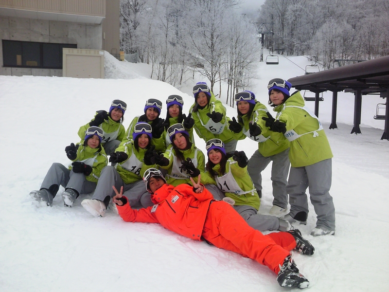 高知商業高校スキー実習女子班写真１